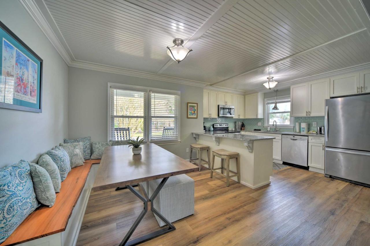 Charming House With Patio, 3 Half Mi To Beach! Charleston Exteriör bild